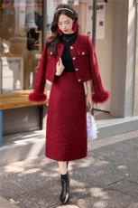 现货2025年红色小香风套装订婚礼服女结婚新娘便装90羽绒两件套，女装套装/套裙，韩宇舍