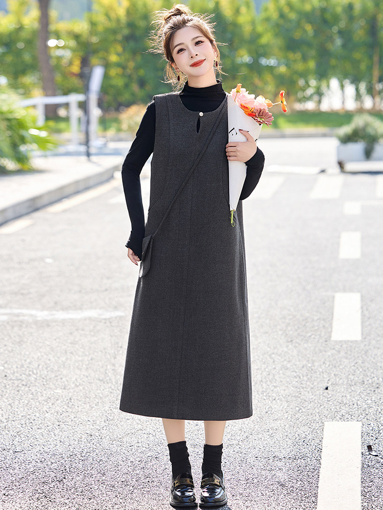 2025年春季新款高级感气质女神范轻奢无袖长裙文艺范背心连衣裙女,女装套装/套裙,朵莱米