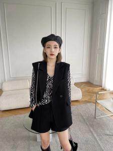 新品饰品搭配西装马甲，女装西装，G7V7