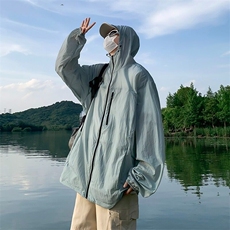 浅蓝色