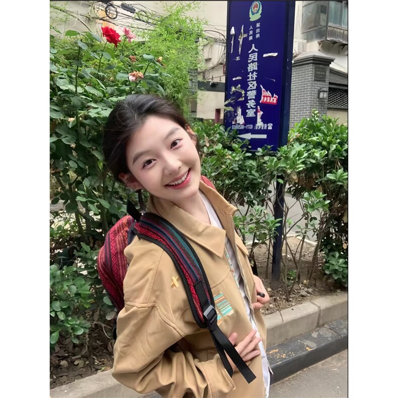 卡其色刺绣短款外套女秋季美式复古设计感正肩运动夹克翻领棒球服,男装夹克,星座506A