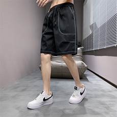 黑色