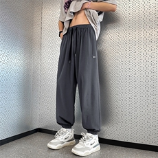 深灰色