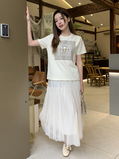 依拉米精品欧货宽松韩版拼接圆领蝙蝠袖t恤女几何印花设计感上衣，女装T恤，鑫慧