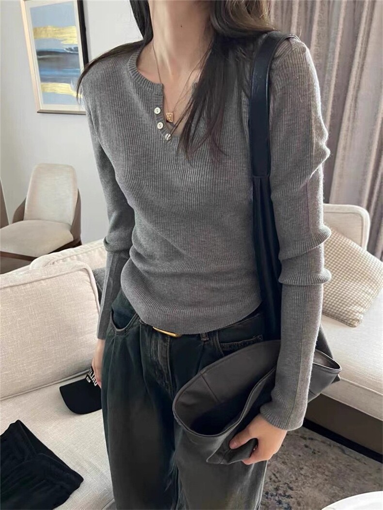 时尚显瘦百搭精纺羊毛小V领扣子打底衫,女装羊毛衫,圣旺供货