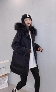 派克服三个颜色两个尺码M、L图片