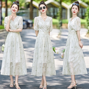 真丝碎花连衣裙女夏2024新款气质v领收腰显瘦中长款桑蚕丝a字裙子图片