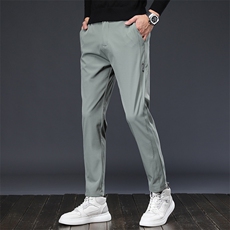 浅绿色