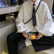 白色