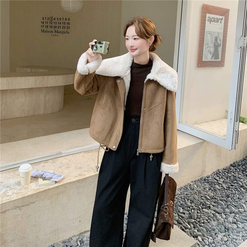 卡其色翻领皮毛一体羊羔毛外套女2025冬季新款爆款韩系小个子棉服图片