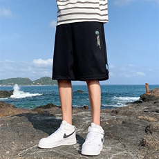 黑色