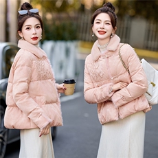 BAO款新增颜色2025年冬季新款新中式盘扣刺绣提花羽绒服女，女装羽绒服，沁沁公主