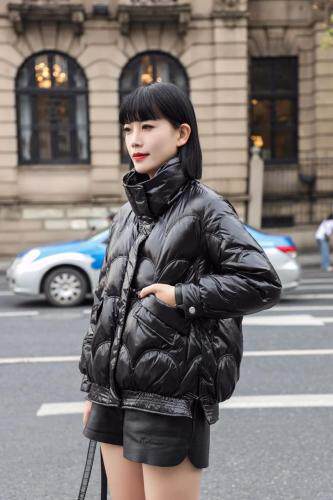 90绒羽绒服，女装羽绒服，娇姿百合