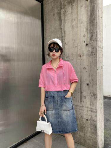 【现货】夏季新款防晒牛仔撞色拼接抽绳立领款半拉链时尚休闲连衣，女装，微迪菲