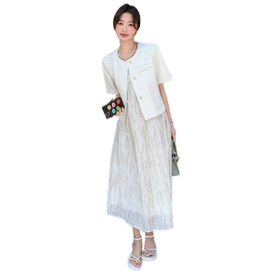 2025夏季女装新款时尚两件套连衣裙杏色短袖外套配晕染印花吊带裙图片