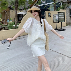 【现货】新中式轻风蕾丝盘扣复古泡泡袖上衣+半裙套装，女装套装/套裙，先锋丽姿