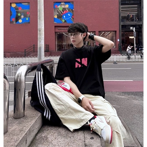 抖音得物 210克现货宽松纯棉美式潮牌印花落肩袖纯棉T恤AT21142图片