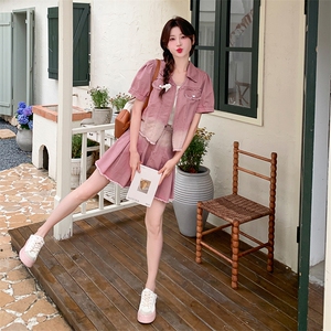 ootd穿搭粉色工装牛仔套装女夏2025独特超火多巴胺绝美短裙两件套图片