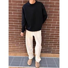 米白色