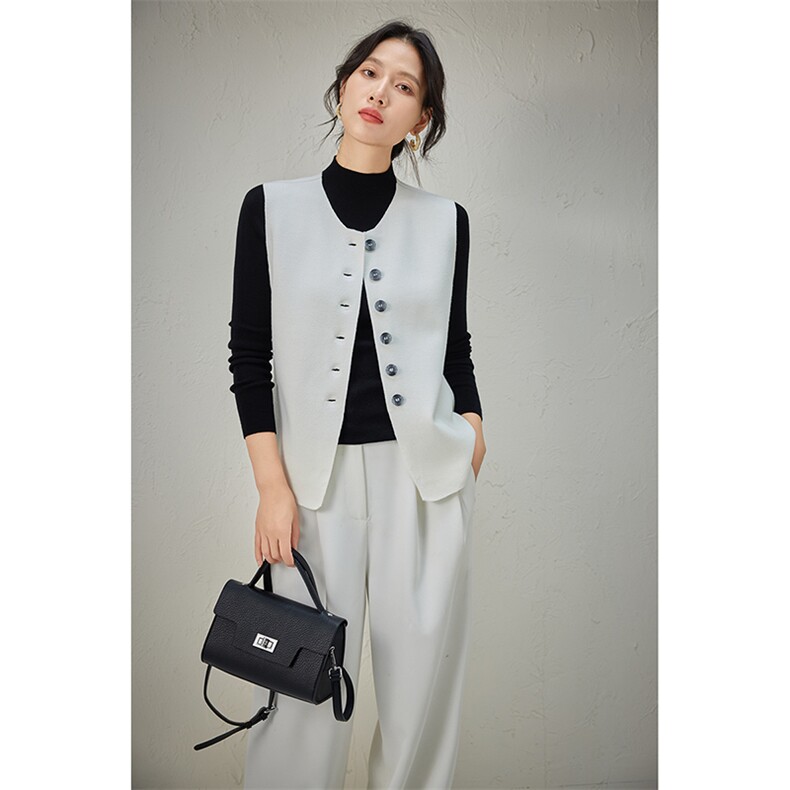 时尚设计感单排扣圆领百搭外穿马甲2024年秋季，女装马甲，凯思米羊绒