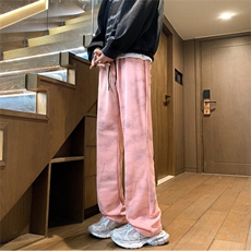 粉红色