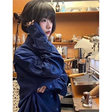 宝蓝色