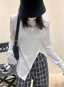 不规则垫肩打底上衣图片