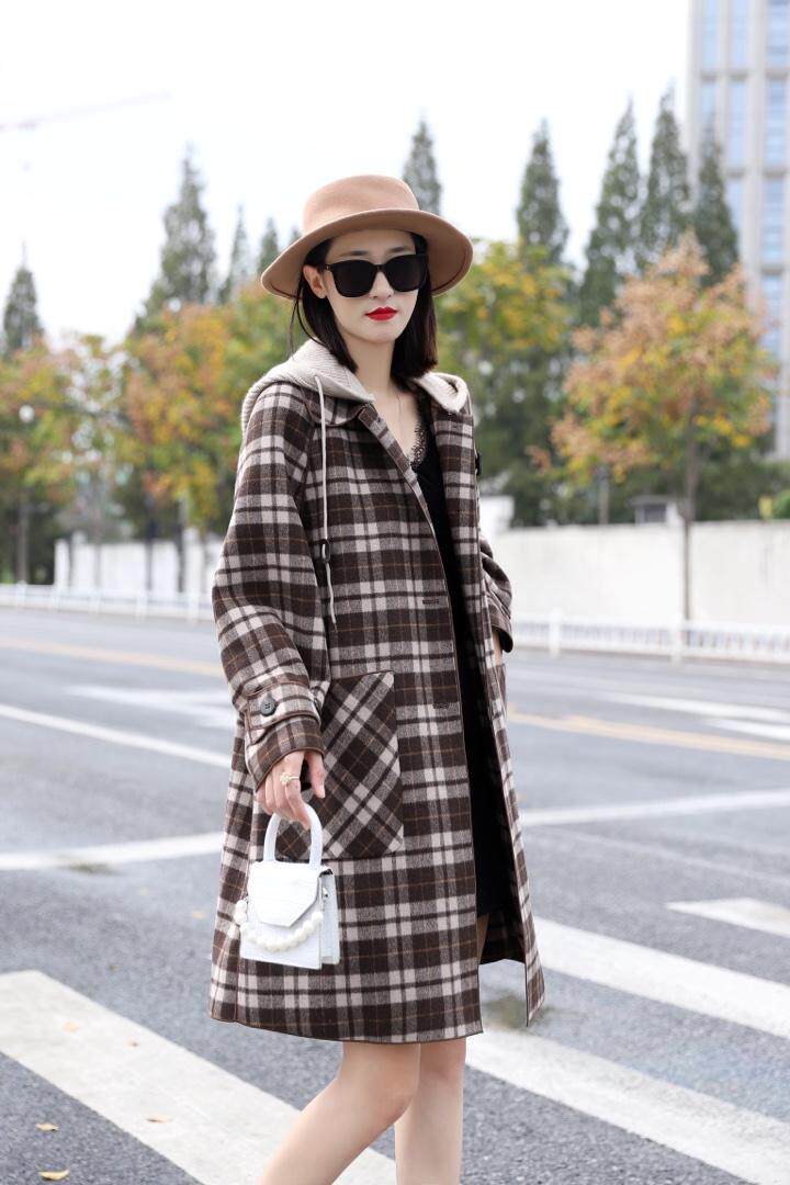 帽子可脱卸双面尼外套一件衣服两种味道。你要的样子我都有，其它，澳洛菲