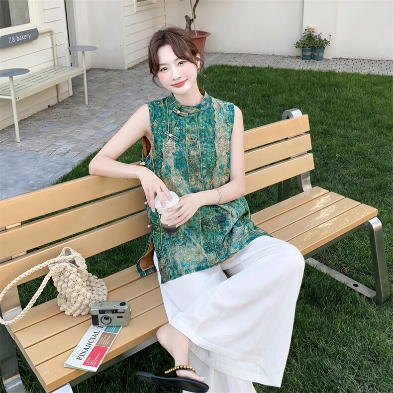 2026年夏季轻薄透气碎花抽象两件套时尚潮流,女装套装/套裙,秀美人生
