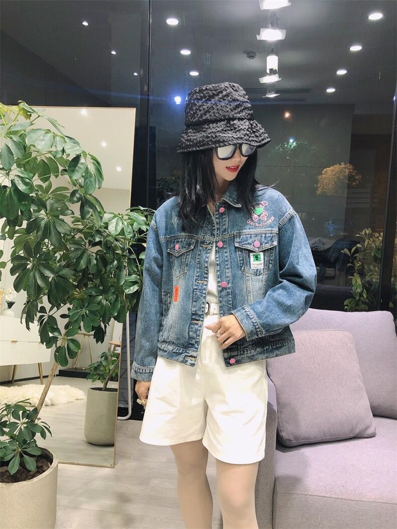 爆版粉熊刺绣亮钻外套，其它，金地雪