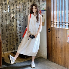 白色无袖休闲工装连衣裙女夏新款学院风显瘦度假初恋花苞裙两件套，女装套装/套裙，2C266