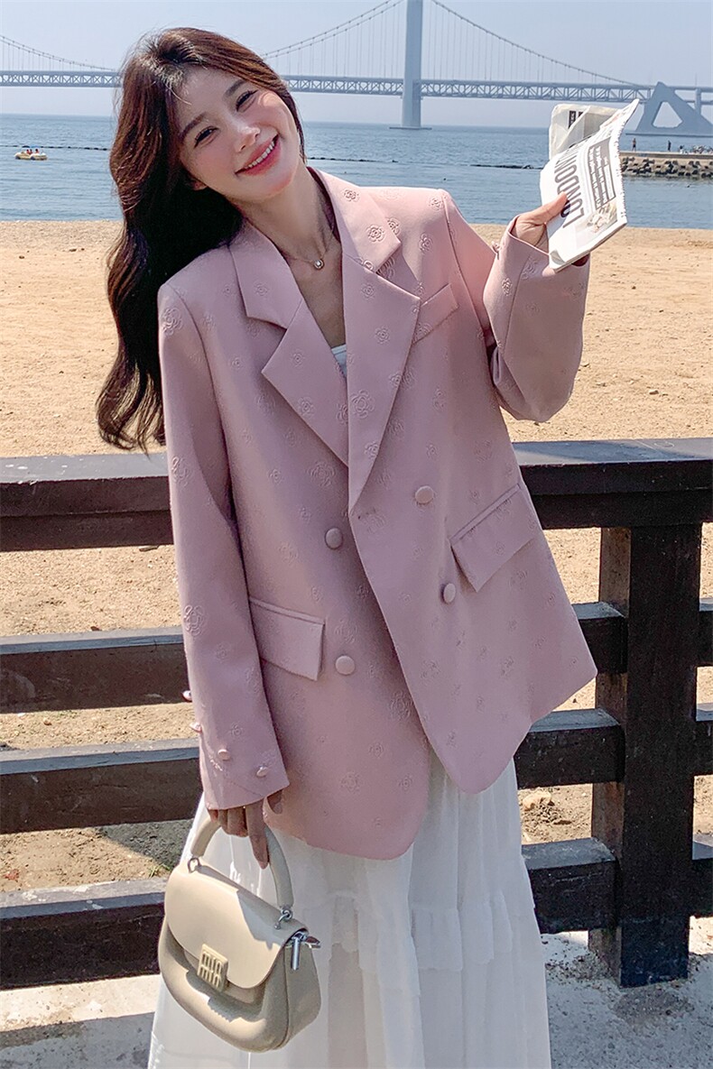 小个子提花粉色西服女2024春秋新款休闲宽松小众设计感小西装外套,女装西装,冬木谷雨