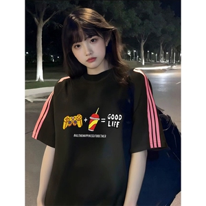 抖音得物品质二开240克宽松纯棉美式潮牌印花三条杠中性风短袖T恤图片