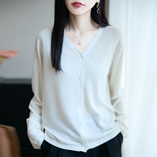 2025年秋季时尚百搭通勤简约休闲V领开衫，女装针织衫/毛衣，大美人包芯纱店