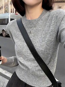新款女装圆领百搭宽松羊毛衫羊毛时尚保暖上衣图片