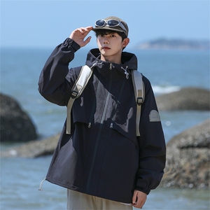 美式工装冲锋衣外套男秋季2025新款连帽宽松夹克男士户外登山服潮图片