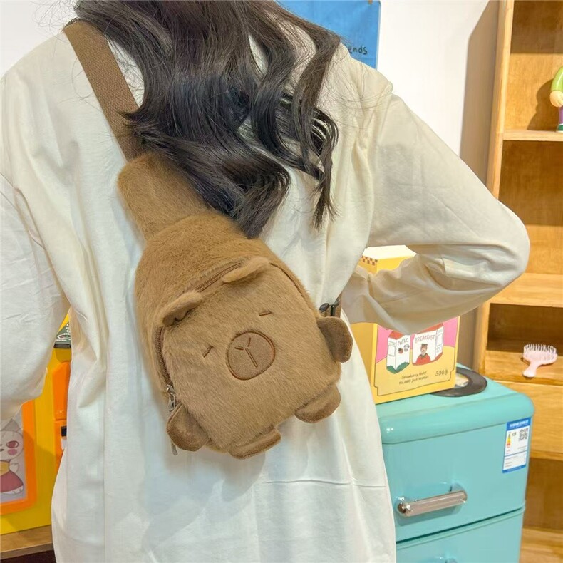 水豚胸包，峻豪玩具包厂