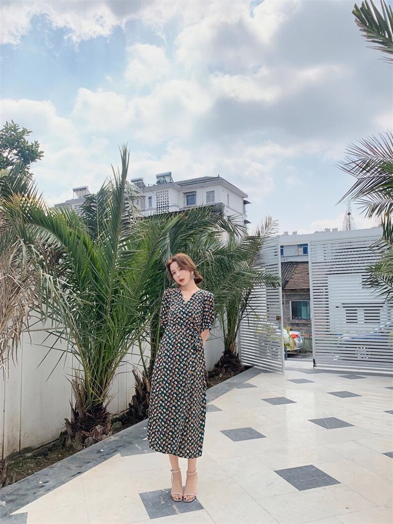 夏季新款连衣裙，女装连衣裙，早颜