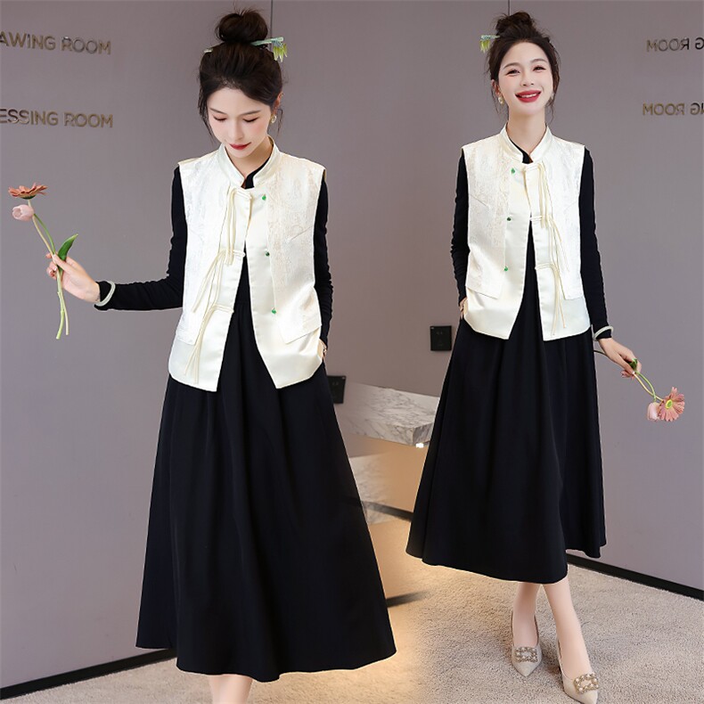现货新中式套裙女2024年春季新款提花复古盘扣马甲连衣裙两件套,女装套装/套裙,卡杰菲