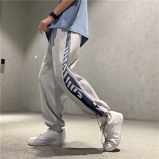 灰色