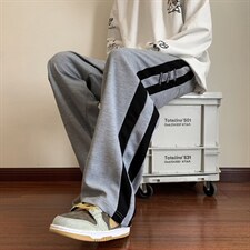 灰色