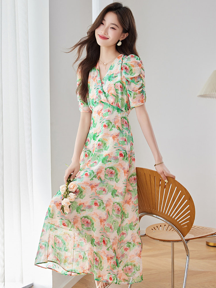法式V领气质印花连衣裙女2025夏季新款修身显瘦洋气减龄碎花长裙,女装连衣裙,沁沁公主