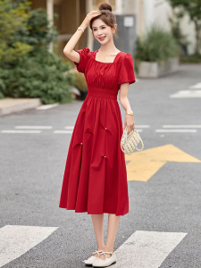 法式气质赫本风小红裙子女2025年夏季高级感泡泡袖收腰红色连衣裙图片