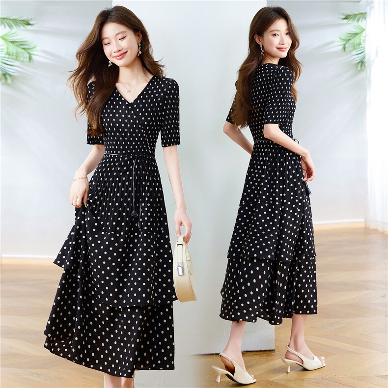 时尚波点印花连衣裙女2025夏季新款压褶弹力收腰修身显瘦气质长裙，女装连衣裙，布芭啦