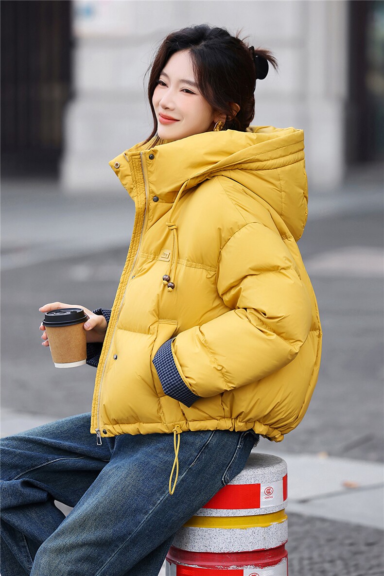 白鸭绒姜黄色羽绒服女短外套2025冬季新款小个子宽松百搭面包服,女装羽绒服,鑫源服饰
