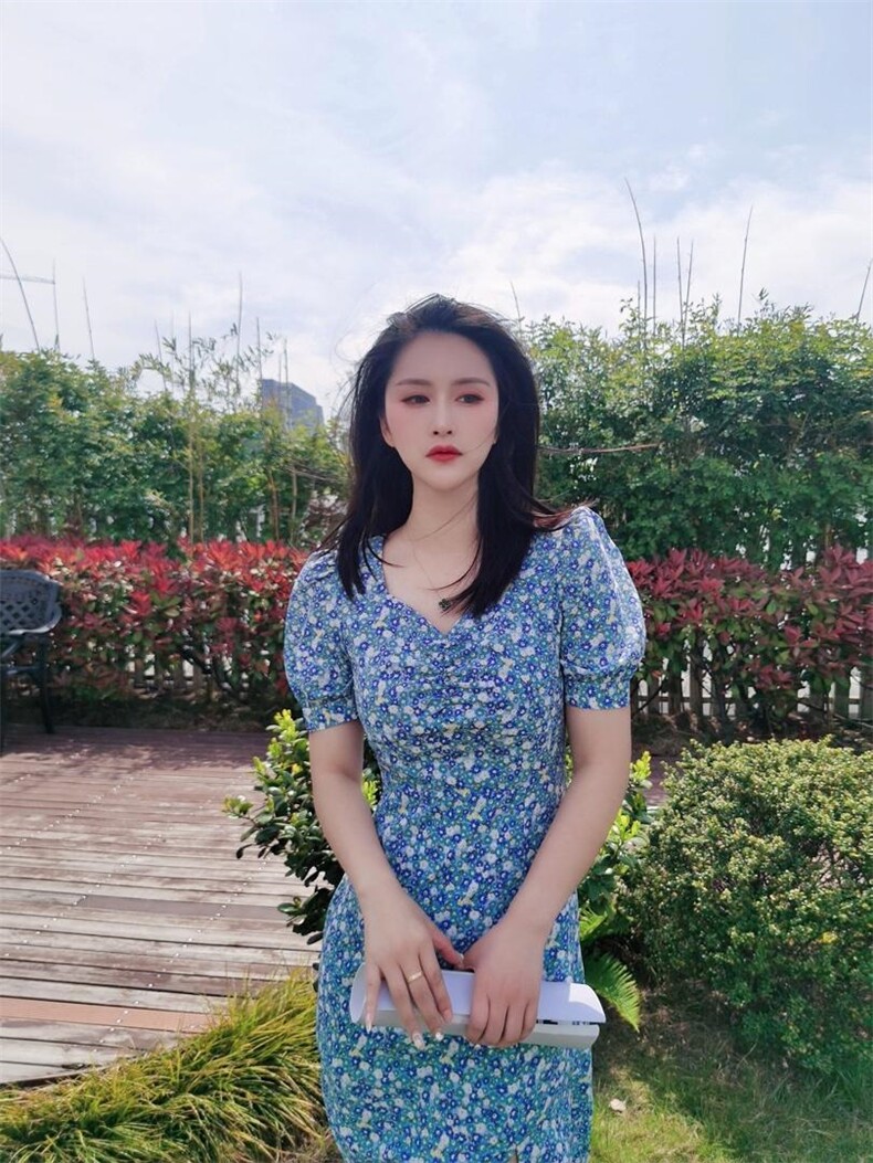 夏季新款碎花连衣裙，女装连衣裙，YO\VLF雅洛菲