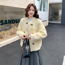 2B72-8613P175K258奶黄色蝴蝶结环保皮草皮毛一体外套，女装皮草，乐吉娜