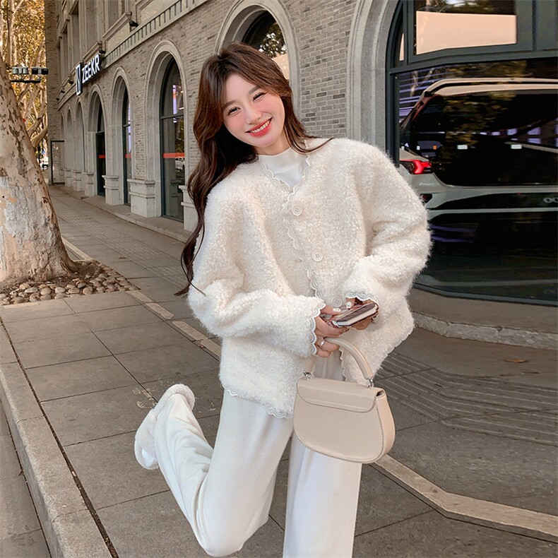 韩版减龄蕾丝边羊羔毛外套女2025年冬季新款显瘦加厚短款皮毛一体,女装羊羔毛/颗粒绒,维壹
