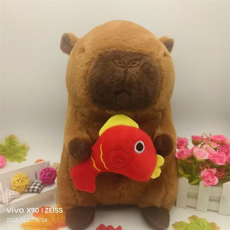 抱鱼水豚，王艳涛毛绒玩具厂