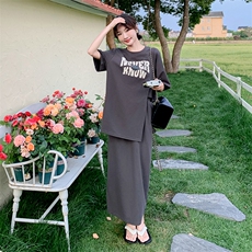 小众字母短袖卫衣套装裙女薄款t恤上衣开叉半身裙洋气时髦两件套，女装套装/套裙，2C203